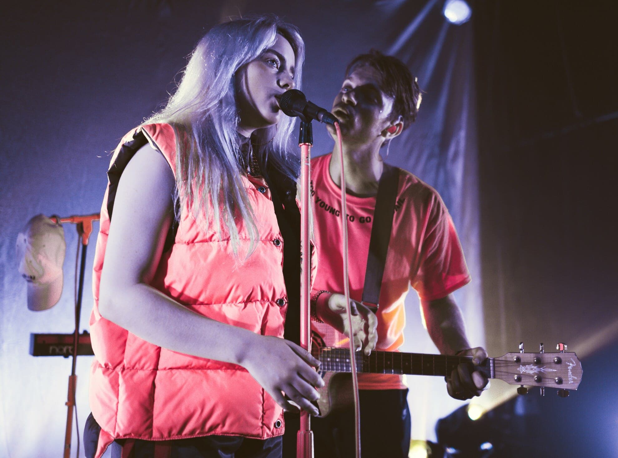 Teprve 18letá Billie Eilish nazpívá úvodní skladbu k chystané bondovce Není čas zemřít