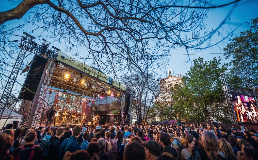 Mladí ladí jazz Open air na pražském Karlově náměstí nabídne evropskou jazzovou špičku i kapelu Prago Union, jak ji neznáme