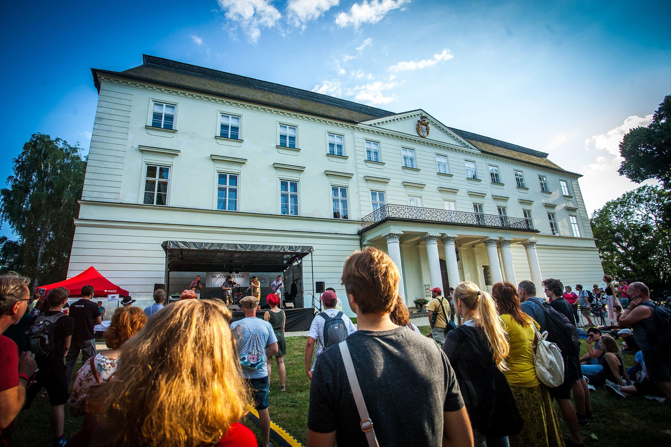 Festival Hradecký slunovrat 2021 hledá kapely na Welcome scénu